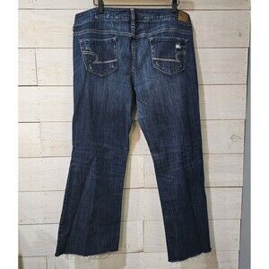 American Eagle Favorite Boyfriend jeans size 12 Raw Hem Stretch